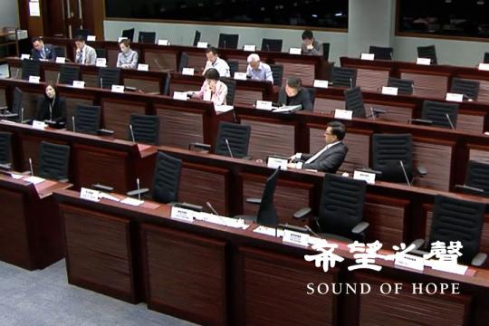 《国歌法》冲击现行法例 港议员忧议会言论自由受损