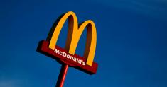 7 Fast-Food Chains to End ‘No Poach’ Deals That Lock Down Low-Wage Workers
