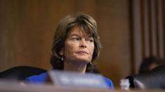 On Kavanaugh allegations, Murkowski sends message to GOP: 'Take them seriously'