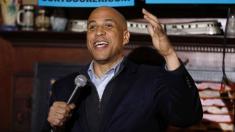 Cory Booker pitches unity to Iowa voters, reminding some voters of Obama