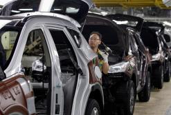 As Hyundai struggles, its labor union shows signs of softening