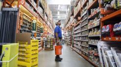 Home Depot shares fall on earnings miss