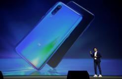 Chinese smartphone firms jazz up products, seize turf in home market from Apple