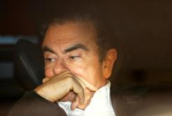 Ghosn's lawyers ask his trial be separate from those of Nissan, ex-director Kelly