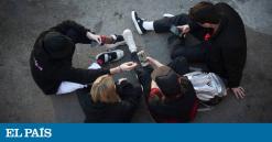 La Generación muda: los jóvenes que apenas llaman por teléfono