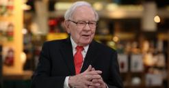 Warren Buffett says next Wells Fargo CEO 'shouldn't come from JP Morgan or Goldman Sachs'