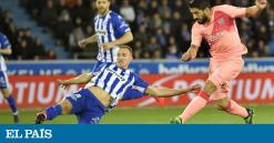 Suárez marca de penalti el segundo del Barcelona en Mendizorroza (0-2)