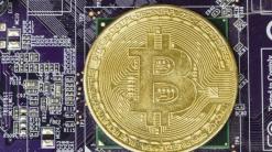 Bitcoin tops $6,400, up 12% this week