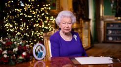 Queen Elizabeth pays tribute to 'kindness of strangers'