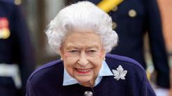 Queen Elizabeth II to skip Christmas trip amid omicron surge