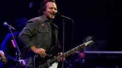 Pearl Jam's Eddie Vedder makes solo outing a group project