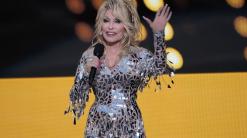 Dolly Parton opens ACM Awards with dedication to Ukraine