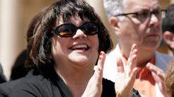 Tucson to name music hall for native daughter Linda Ronstadt