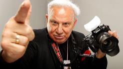 Photographer Ron Galella, sued by Jackie Onassis, dead at 91