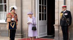 Queen to see in new UK leader in Scotland for first time