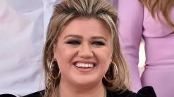 NFL Honors awards show to be hosted by Kelly Clarkson