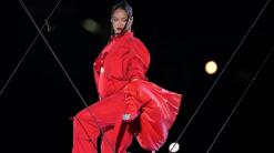 Rihanna's pregnancy reveal raises bar in all kinds of ways