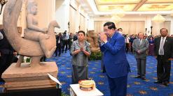 Cambodia celebrates return of 'priceless' stolen artifacts
