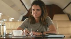 Keri Russell evolves from silky spy to sweaty 'Diplomat'