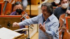 Riccardo Muti becomes Chicago Symphony Orchestra's music director emeritus for life
