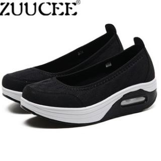 Zuucee Ukuran Besar Shake Sepatu Slip-ons Wedge Sepatu Pantofel Bersih Kain Udara Caushion Sepatu (Hitam) -Internasional