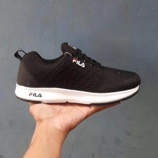 Sepatu fila pria hitam