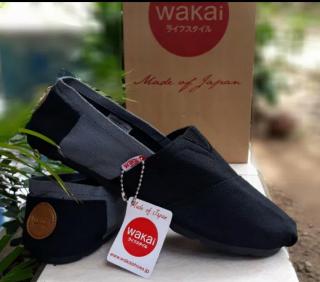 Sepatu slip on pria dan wanita / Wakai hitam abu sol hitam