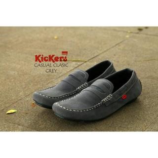 Kickers Sepatu Slip On Moccasin Suede Kasual Pria