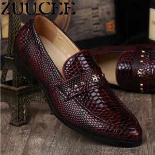 Zuucee Fashion Pria Sepatu Kasual Bisnis Sepatu Kulit Runcing Sepatu Loafer (Anggur Merah) 【Free Shipping】