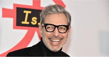 Pardon This Interruption to Your Day, but Here Are 20 Sexy as Hell GIFs of Jeff Goldblum