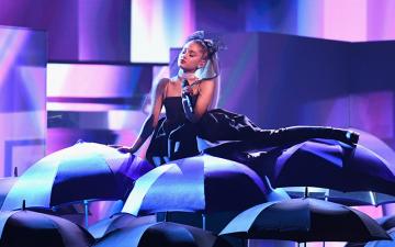 Ariana Grande Opens 2018 Billboard Awards With "No Tears Left to Cry" Performance