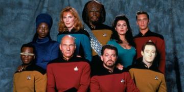 Star Trek: The Next Generation Cast Reunited in New Photo