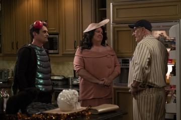 See Every Hilarious Costume From Modern Family's Halloween Episode