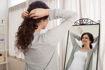 15 Ways Women Over 40 Are Hurting Their Hair