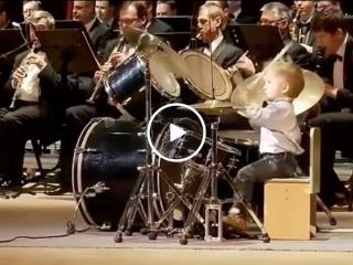 3-year old kid can drum circles around any one of you (Video)