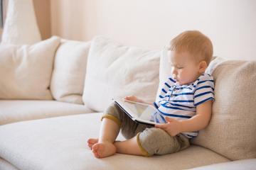 Here’s the Shocking Amount of Time Today’s Toddlers Are Staring at Screens
