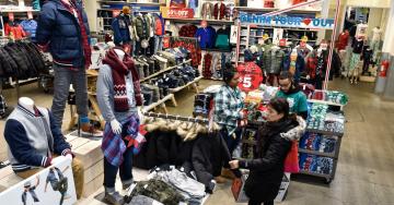 Gap Plans to Spin Off Old Navy After a Dismal Year