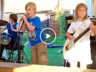 Band of 8 year olds nails Enter Sandman by Metallica (Video)