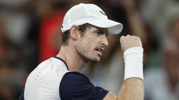 Murray shares first hit on court following surgery