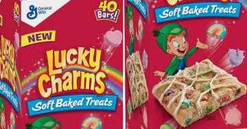 Lucky Charms Marshmallow Blondies Look Like the Breakfast Cookie of My Childhood Dreams