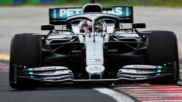 Hungarian Grand Prix: Lewis Hamilton leads Verstappen & Vettel