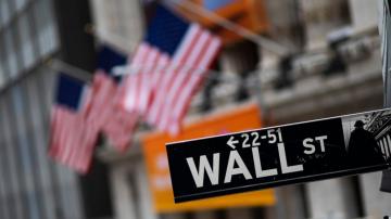 US stocks rise in early trading as volatile swings continue