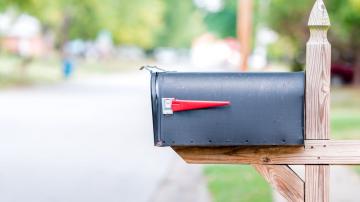 Connect With Nearby Friends and Family With a 'Family Drop Box'