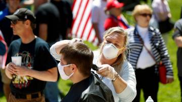 7 barbers ticketed for cutting hair at Michigan Capitol