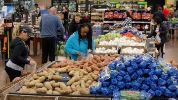 May consumer prices fall 0.1%, the third consecutive month