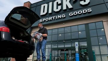 No sweat: Dick's crushes 2Q as consumers focus on fitness