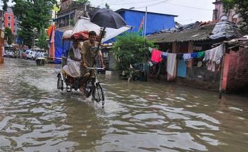 Heavy Rain Leads To Waterlogging At Many Places In Kolkata