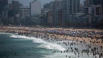 Quarantine-weary Brazilians head to beaches despite warnings