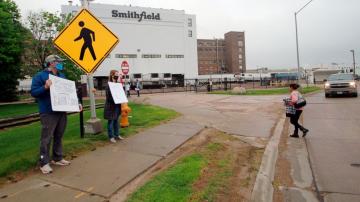 Smithfield Foods pork plant faces OSHA fine from outbreak