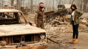 Kamala Harris returns to California amid wildfires